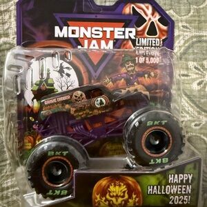 Monster Jam Limited Edition Halloween Grave Digger